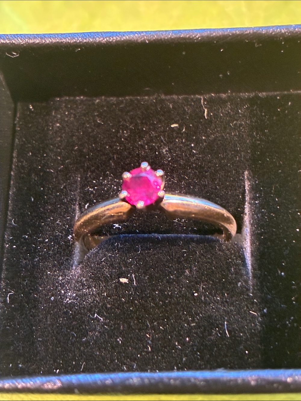 14K Garnet Solitaire Ring.  2.03 Grams.     Size 5